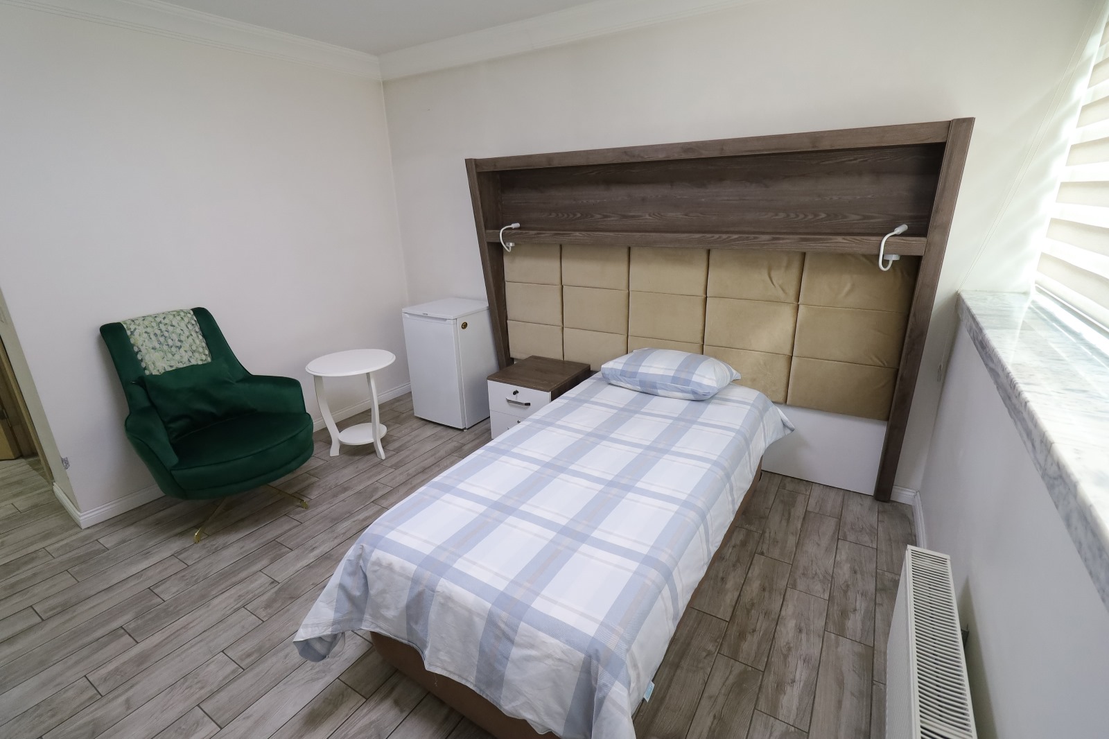 Altınışık Kız Öğrenci Yurdu Kapak Fotoğrafı